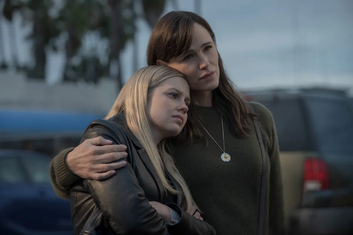 Angourie Rice and Jennifer Garner