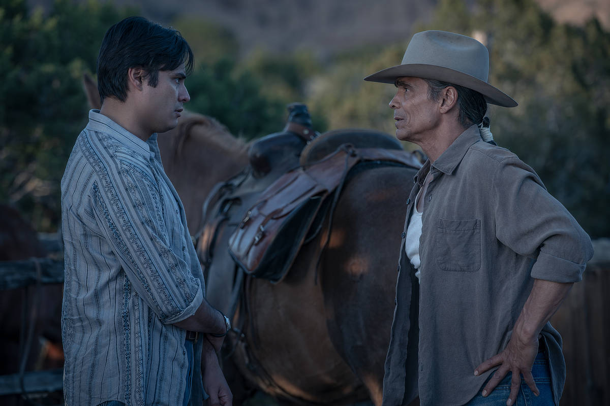 Zahn McClarnon as Joe Leaphorn an Kiowa Gordon as Jim Chee