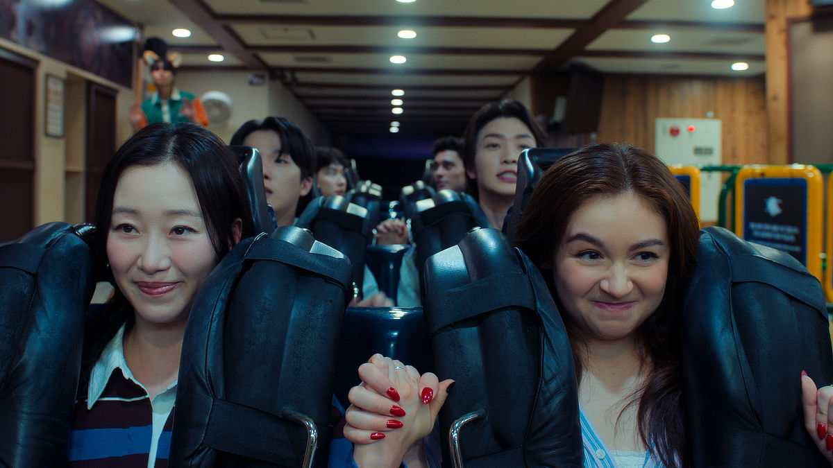 Gia Kim as Yuri Han, Anna Cathcart as Kitty Song Covey