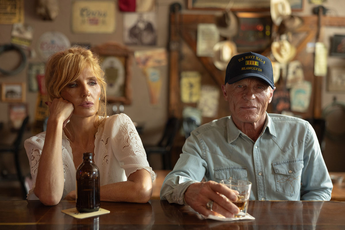 Kelly Reilly as Beth Dutton and Ed Harris as Everett McKinney
