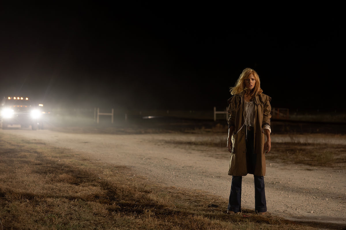 Cole Hauser as Rip Wheeler and Kelly Reilly as Beth Dutton