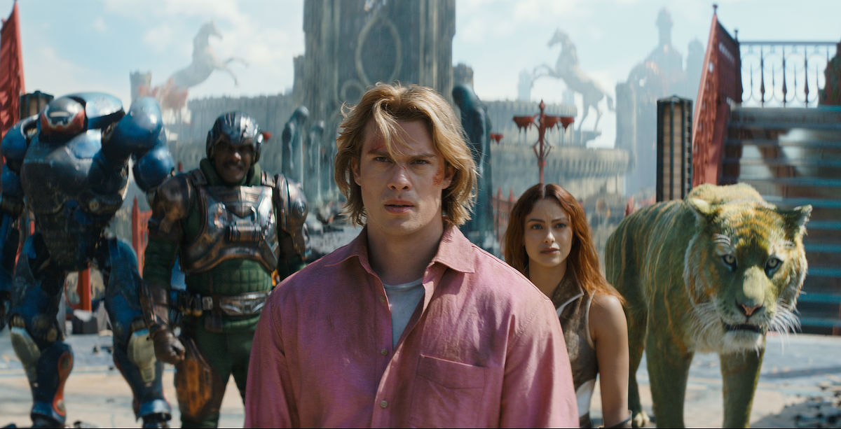 Roboto (Kristen Wiig), Man At Arms (Idris Elba), Adam (Nicholas Galitzine), Teela (Camila Mendes) and Cringer