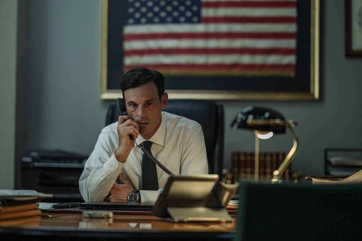 Scoot McNairy as Henry Tappen
