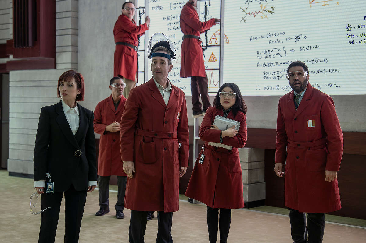 Zoe Lister-Jones as Vivienn, Matthew Macfadyen as Les, Rong Fu as Janet, O-T Fagbenle as RPW