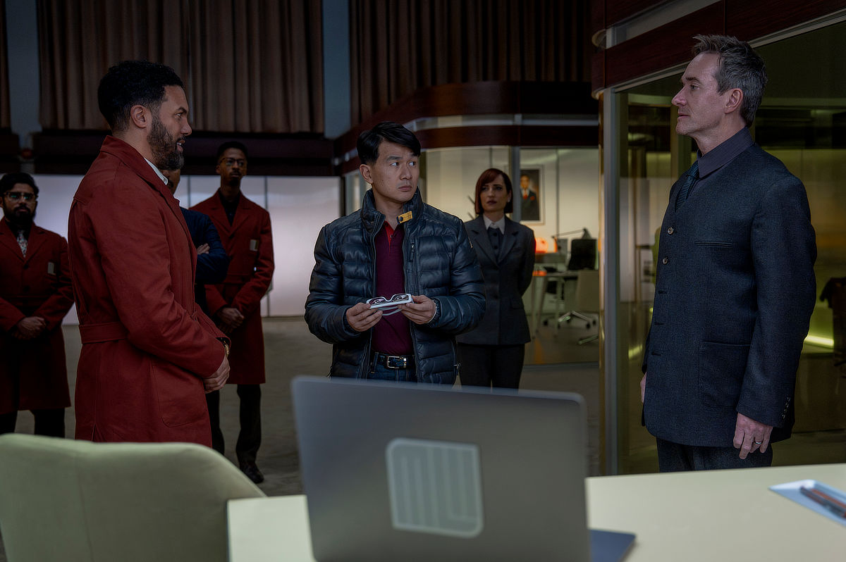 O-T Fagbenle as RPW, Ronny Chieng as Hilton, Zoe Lister-Jones as Vivienne, Matthew Macfadyen as Les