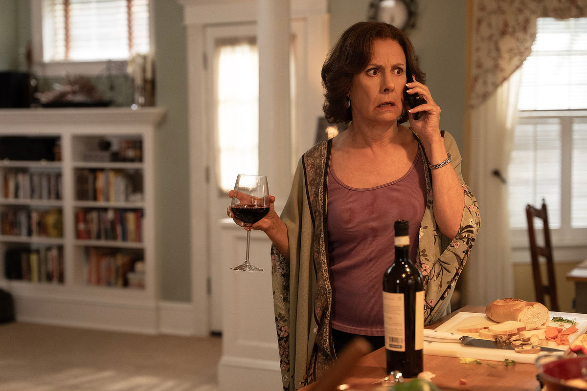 Laurie Metcalf as Linda