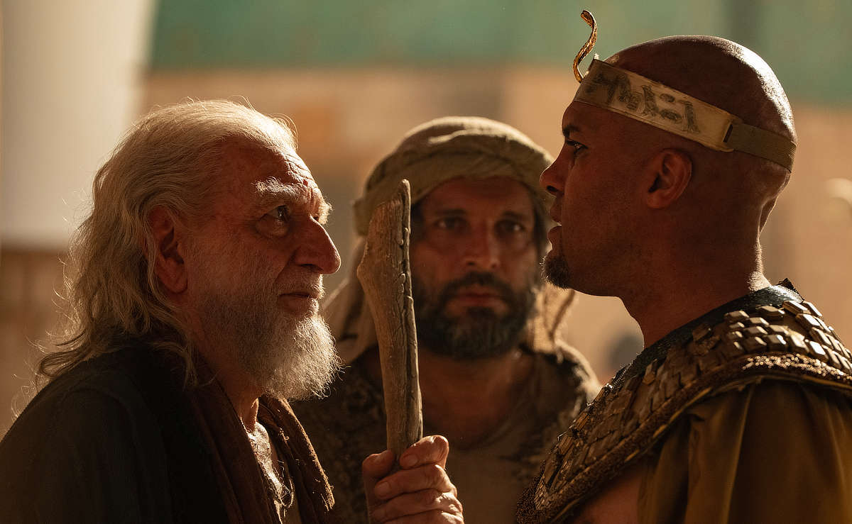 Ben Kingsley as Moses and O-T Fagbenle as Pharaoh