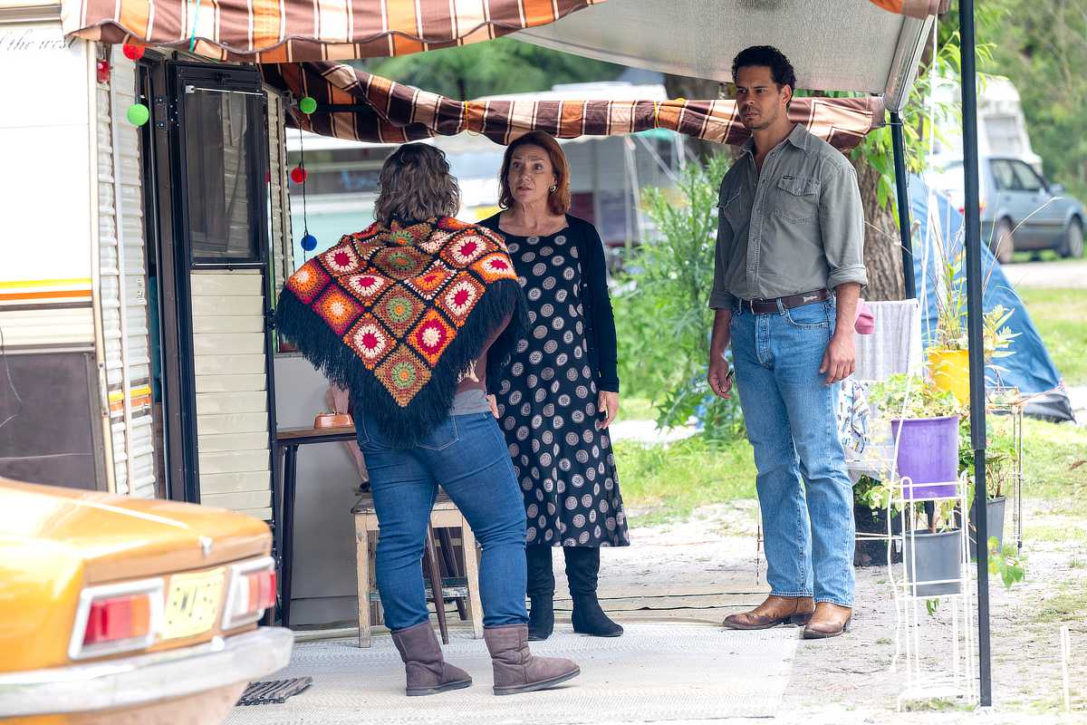 Mark Cole Smith as Detective Jay Swan