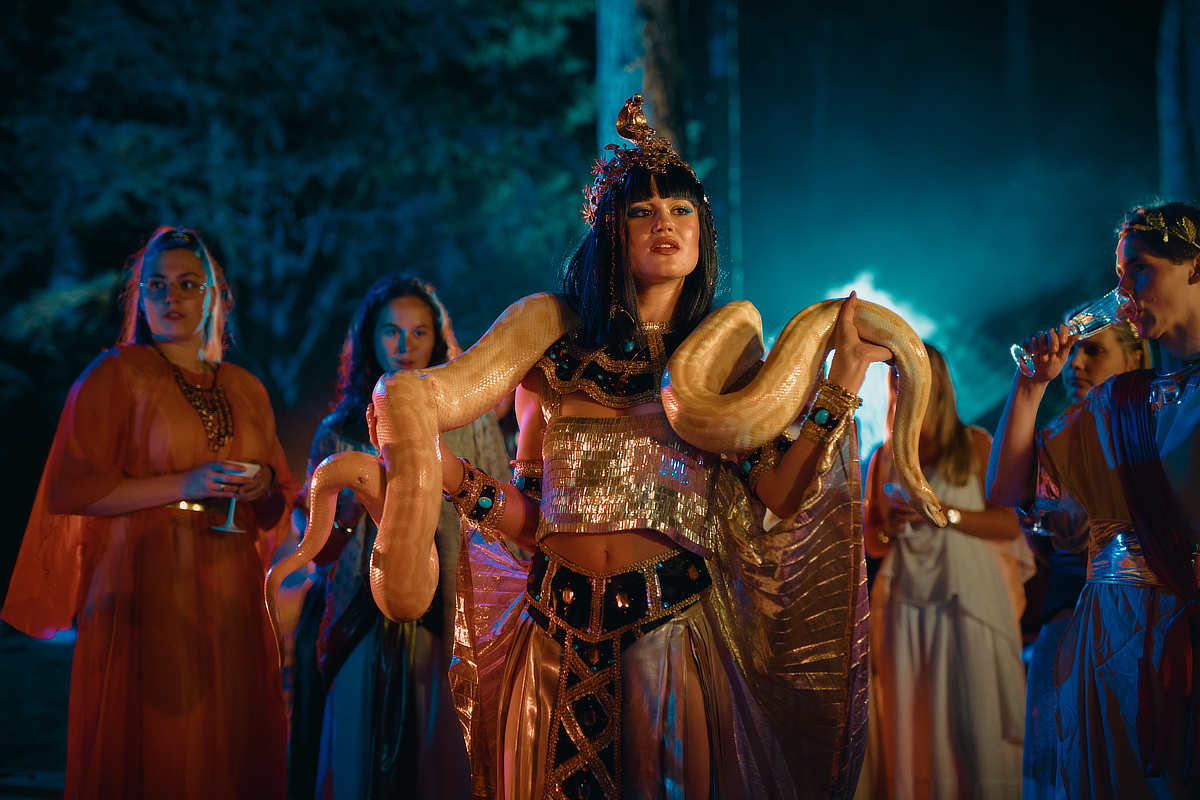 Netflix April 2026 - High Tides