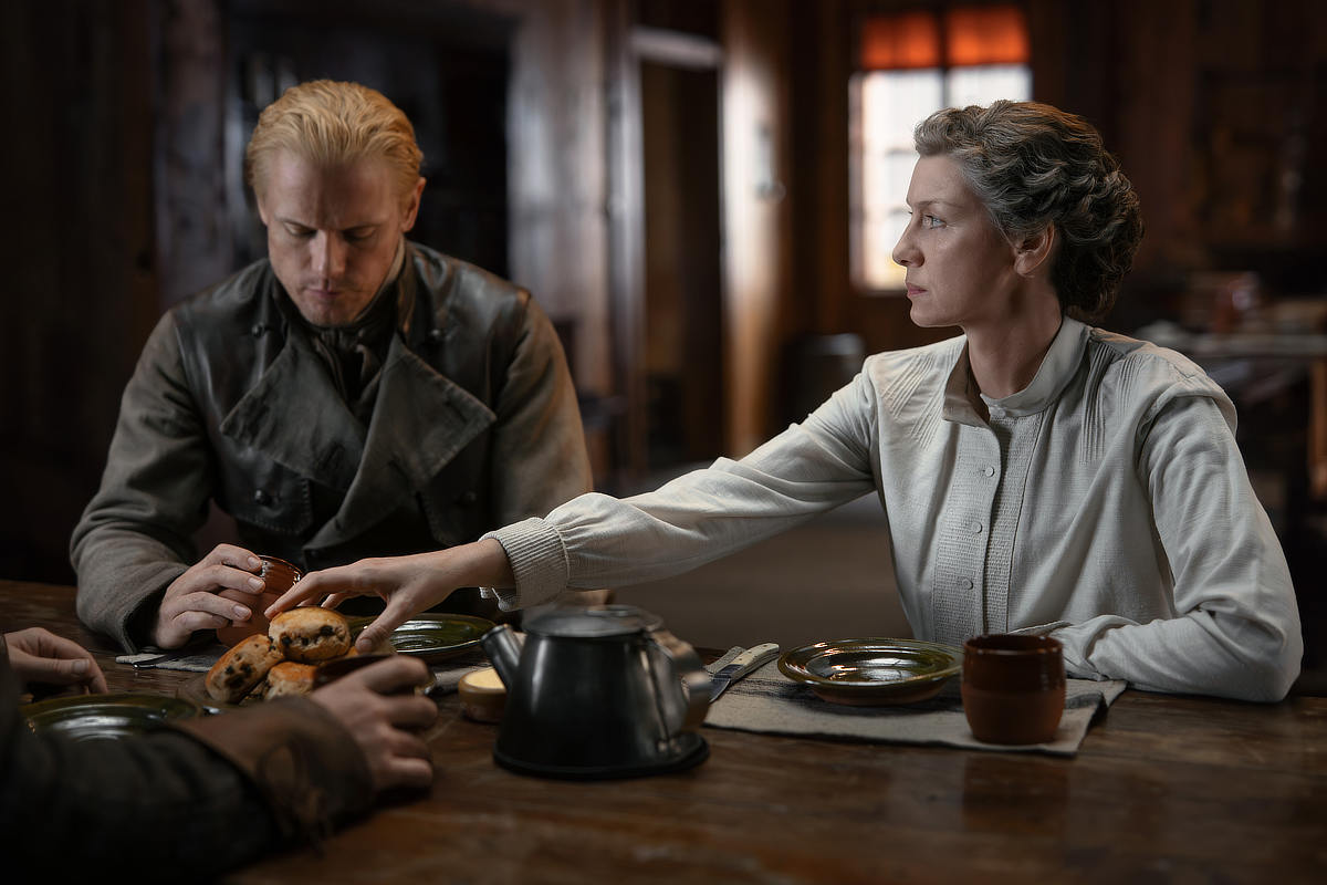 Sam Heughan (Jamie Fraser) and Caitríona Balfe (Claire Fraser) in Outlander