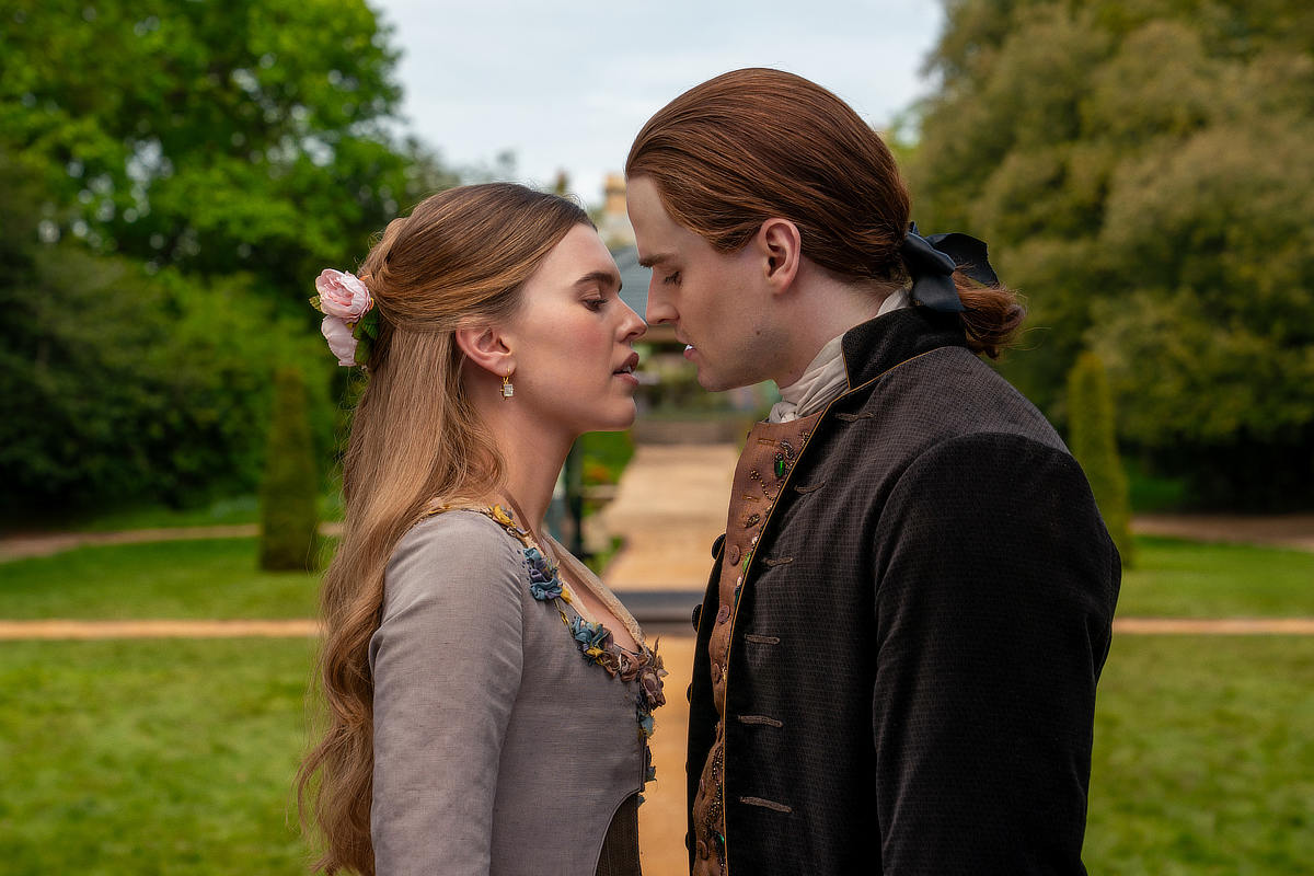 Carla Woodcock (Amaranthus) and Charles Vandervaart (William Ransom) in Outlander