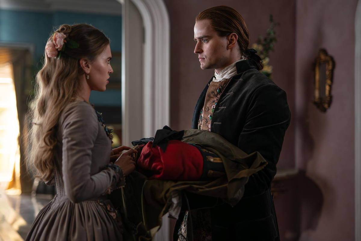 Carla Woodcock (Amaranthus) and Charles Vandervaart (William Ransom) in Outlander