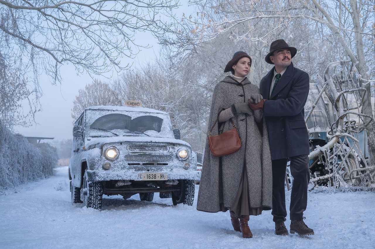 Jennifer Lawrence and Leonardo DiCaprio on the snowy Czech Republic set of What Happens at Night, directed by Martin Scorsese.