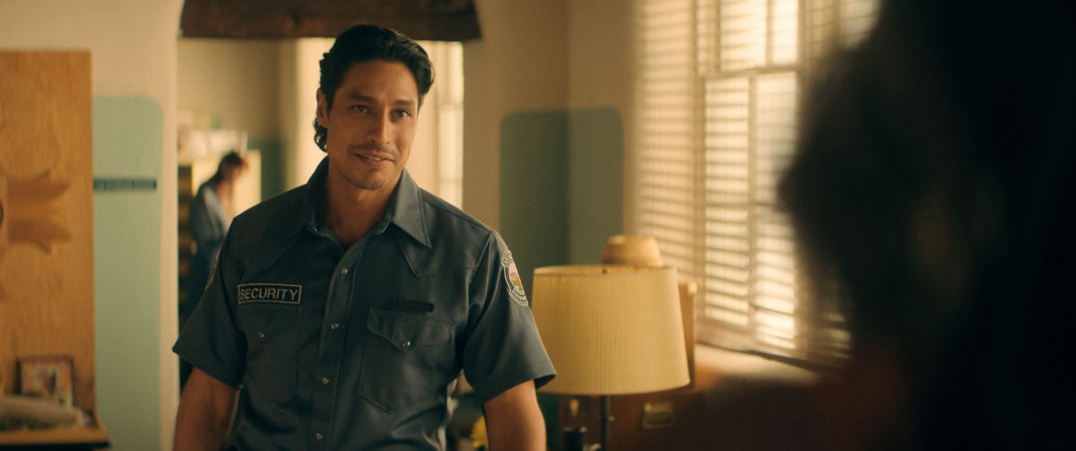 Carlos Miranda as Paz Navarro
