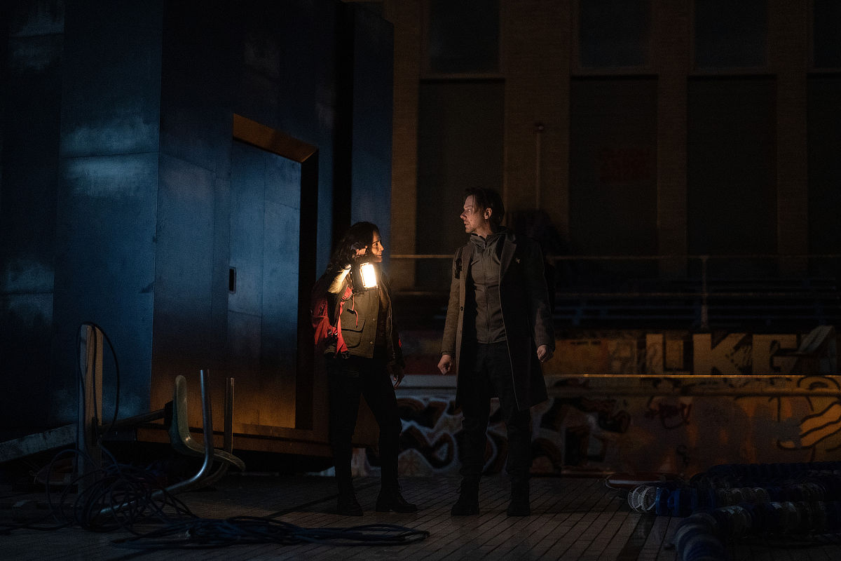 Alice Braga and Jimmi Simpson