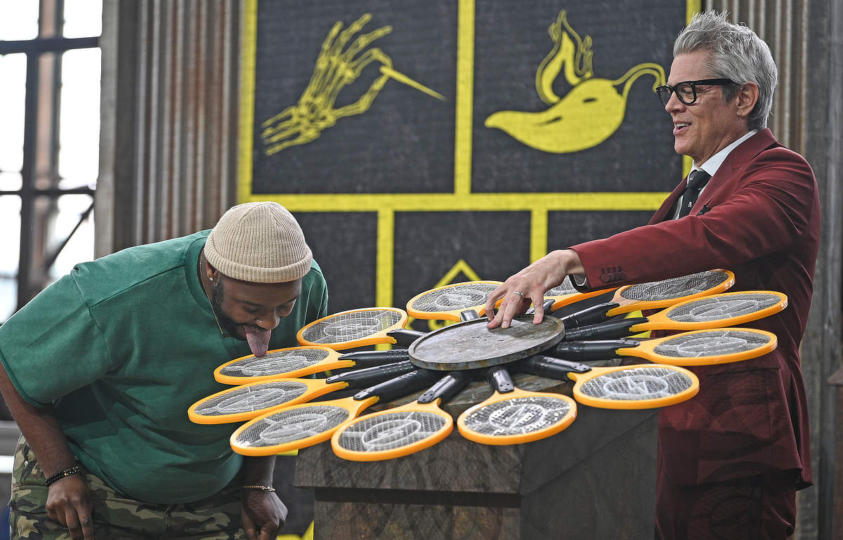 Host Johnny Knoxville