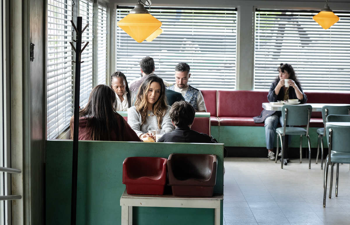 Hannah Cheramy as Julie Matthews, Catalina Sandino Moreno as Tabitha Matthews, Simon Webster as Ethan Matthews