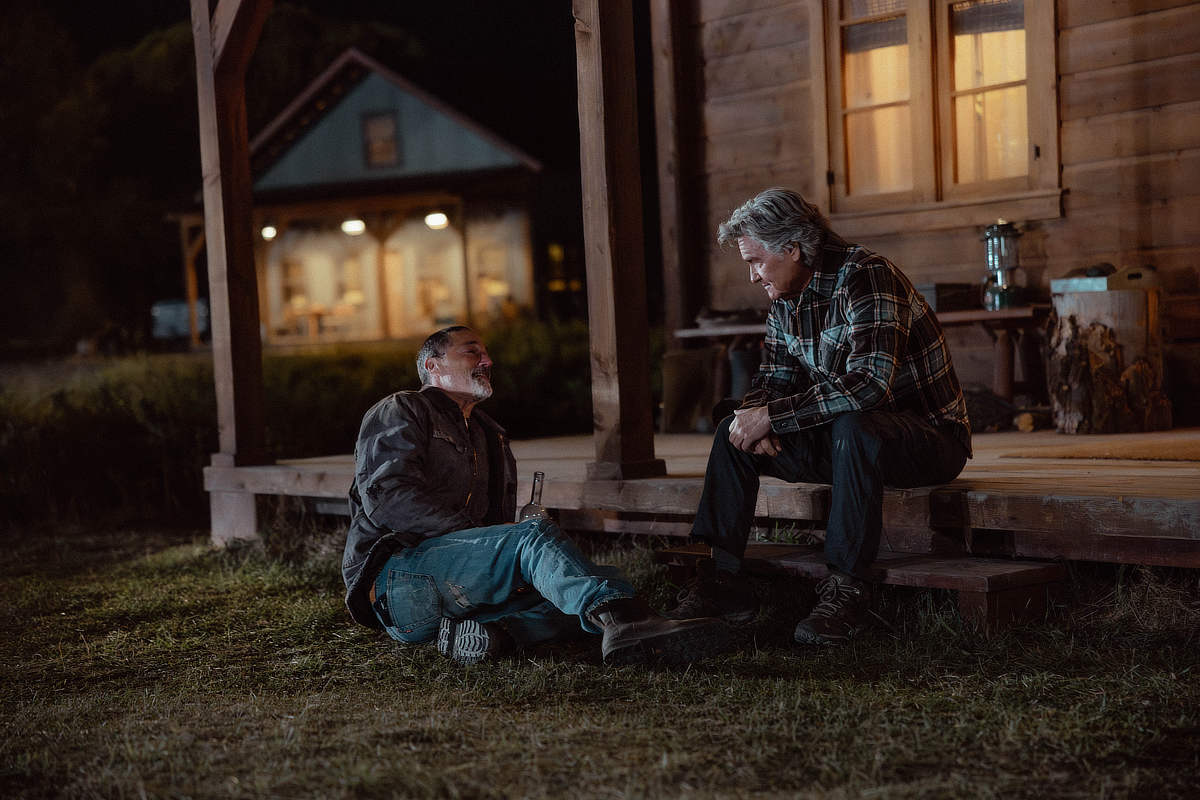 Matthew Fox as Paul Clyburn and Kurt Russell as Preston Clyburn