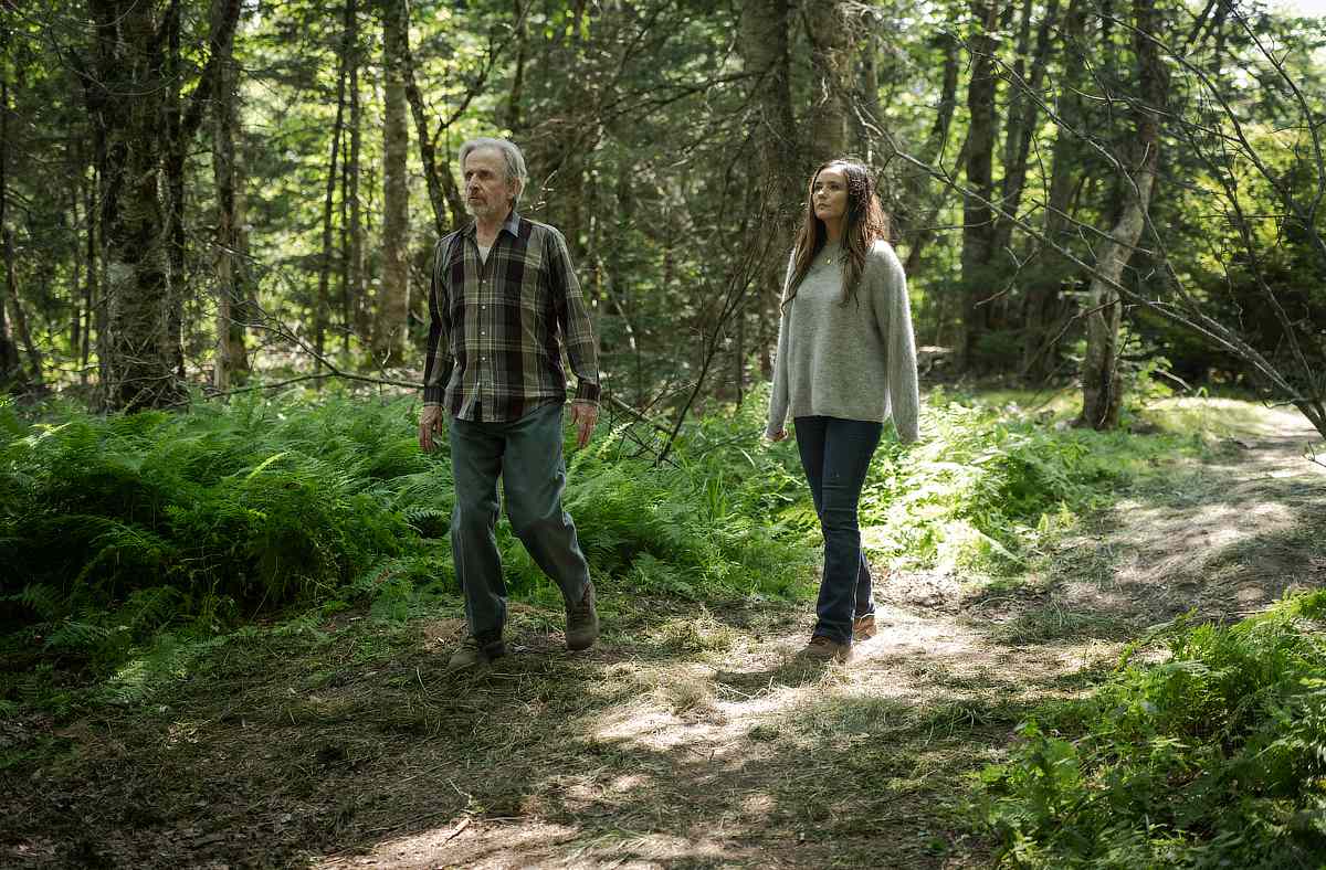 Robert Joy as Henry Kavanaugh, Catalina Sandino Moreno as Tabitha Matthews