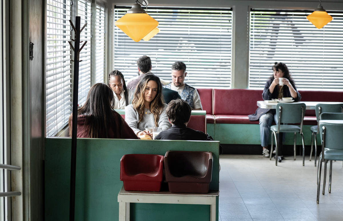 Hannah Cheramy as Julie Matthews, Catalina Sandino Moreno as Tabitha Matthews, Simon Webster as Ethan Matthews