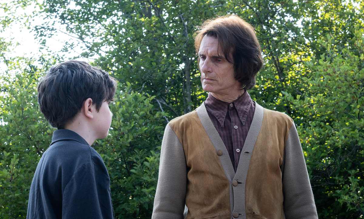 Simon Webster as Ethan Matthews, Scott McCord as Victor