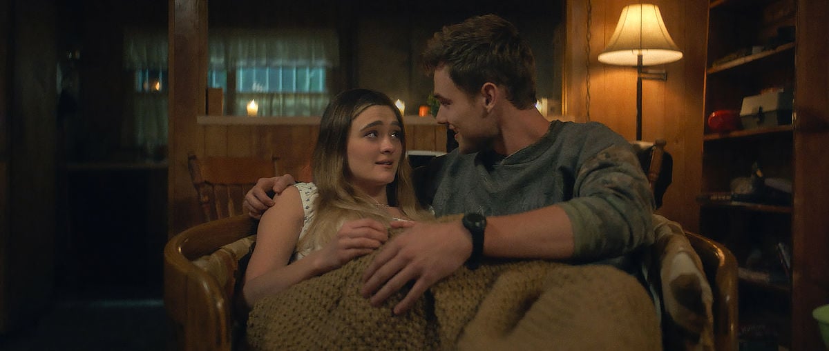 Lizzy Greene as Lauren and Garrett Wareing as Lucas