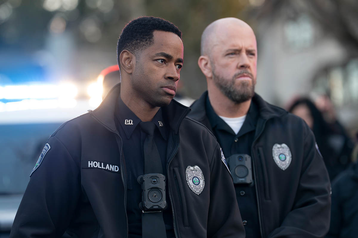 Jay Ellis and Chris Sullivan in The Rookie: North