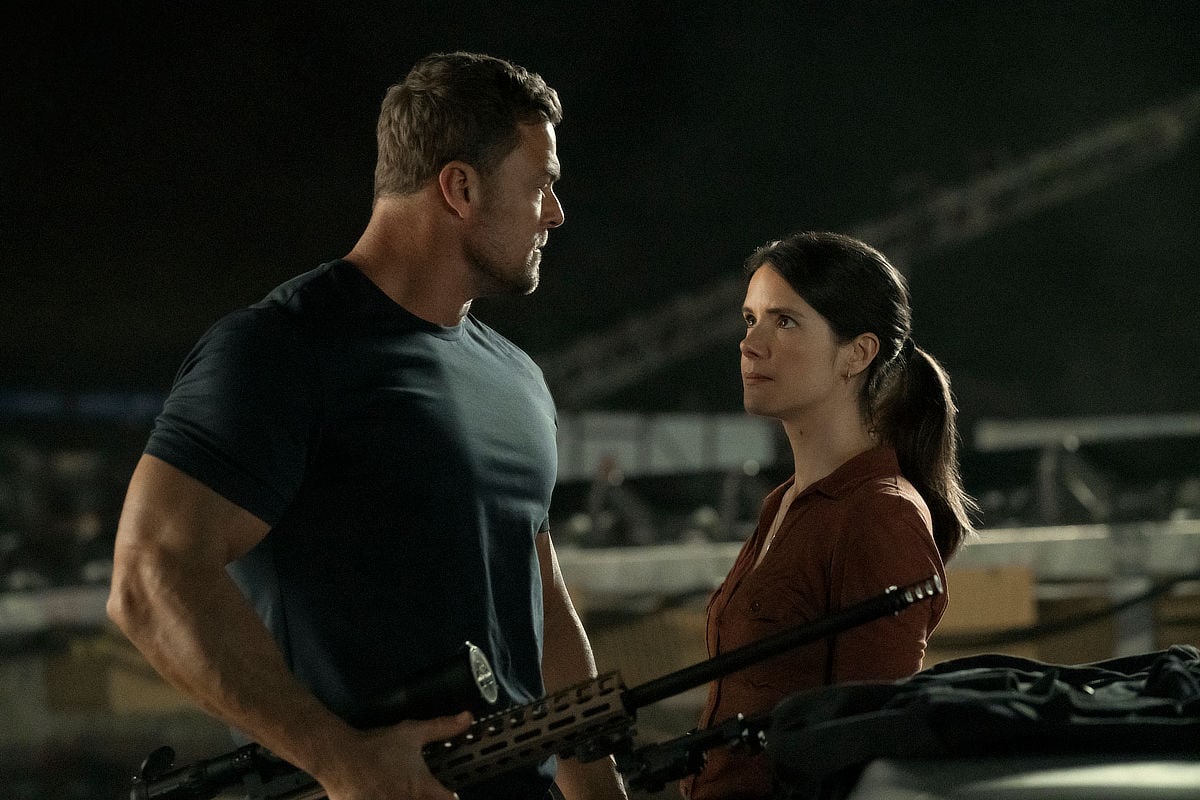 Alan Ritchson and Sonya Cassidy (Susan Duffy)