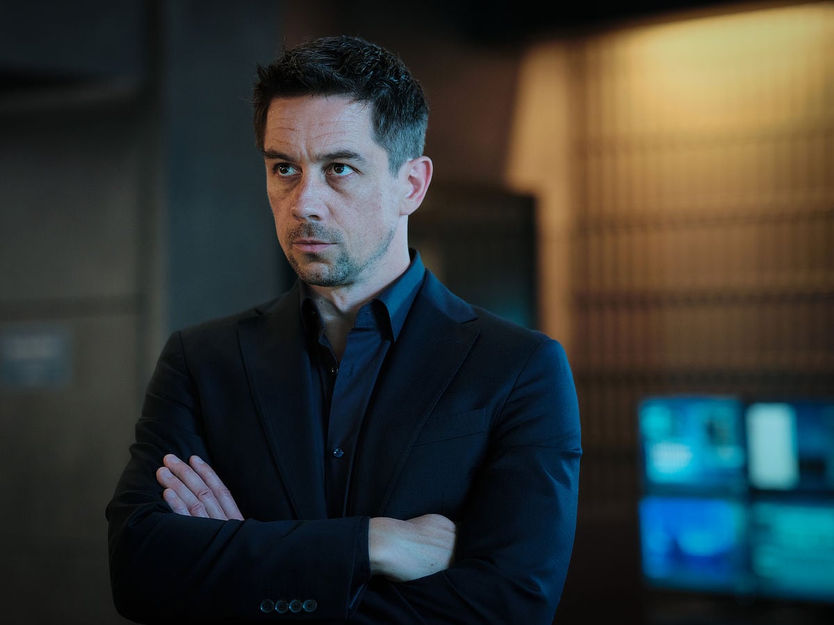 Killian Scott as Commander Noah Pierson