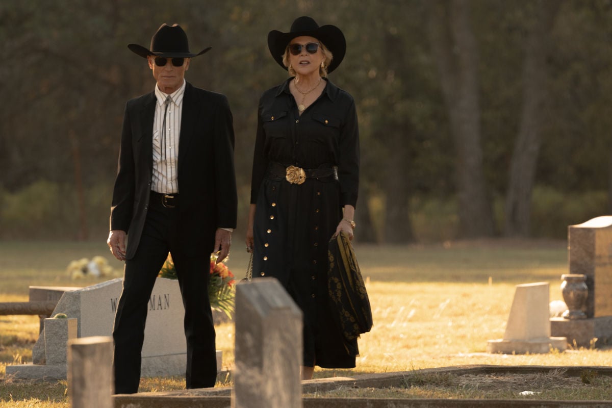 Ed Harris as Everett McKinney and Annette Bening as Beulah Jackson