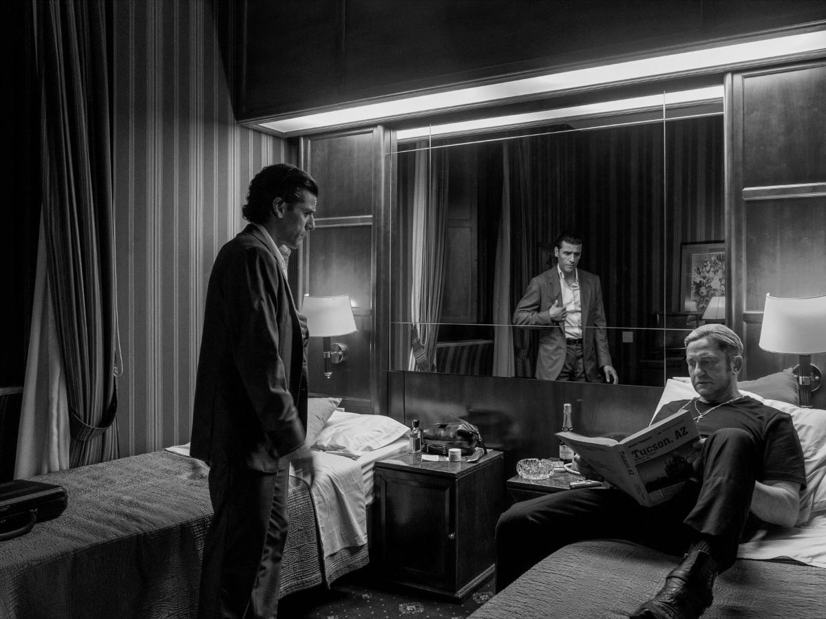 Oscar Isaac as Nick and Gerard Butler as Louie in In the Hand of Dante
