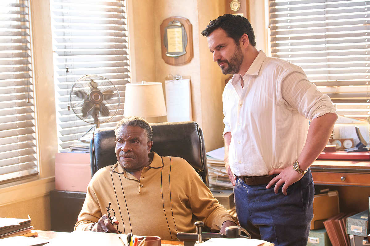 Jane Levy as Faye and Jake Johnson as Mickey Wilder in Sunset P.I.