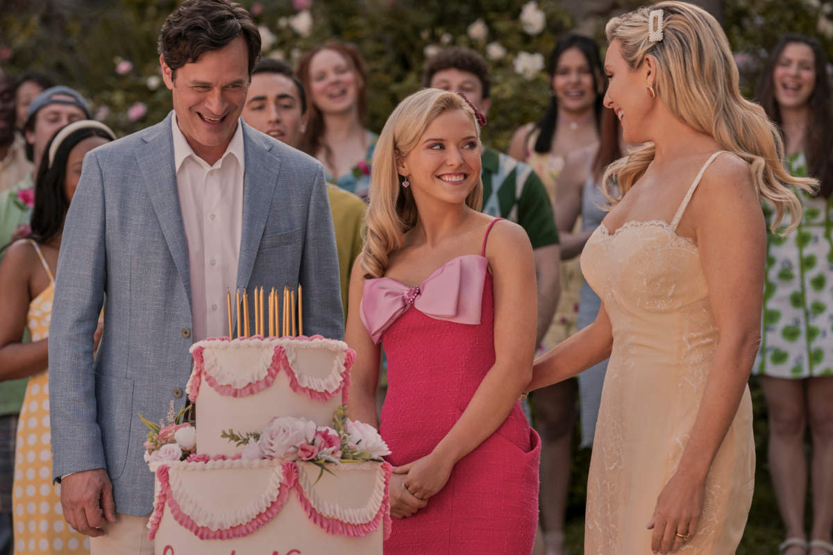 Elle Woods with her parents on Prime Video