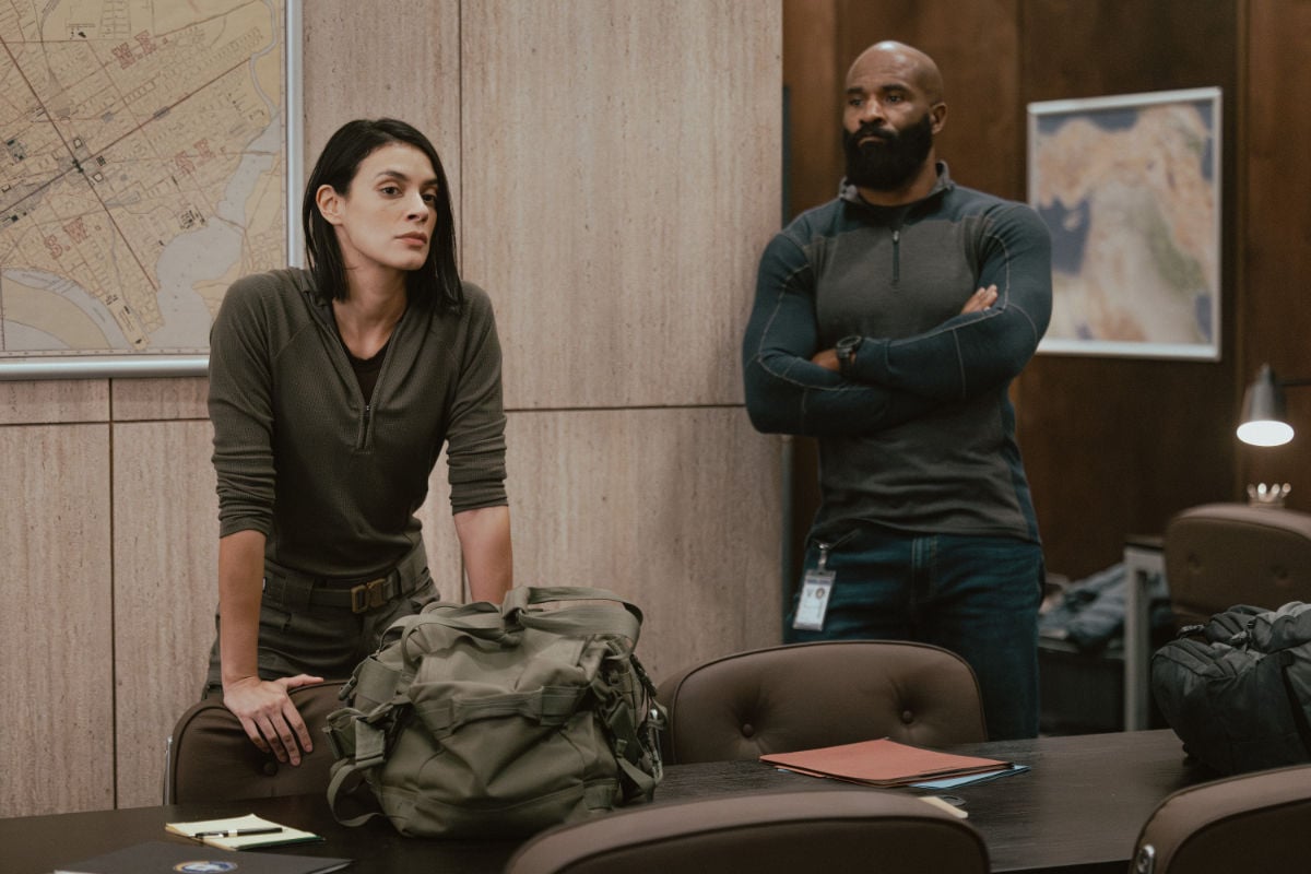 Laysla De Oliveira as Cruz and LaMonica Garrett as Tucker