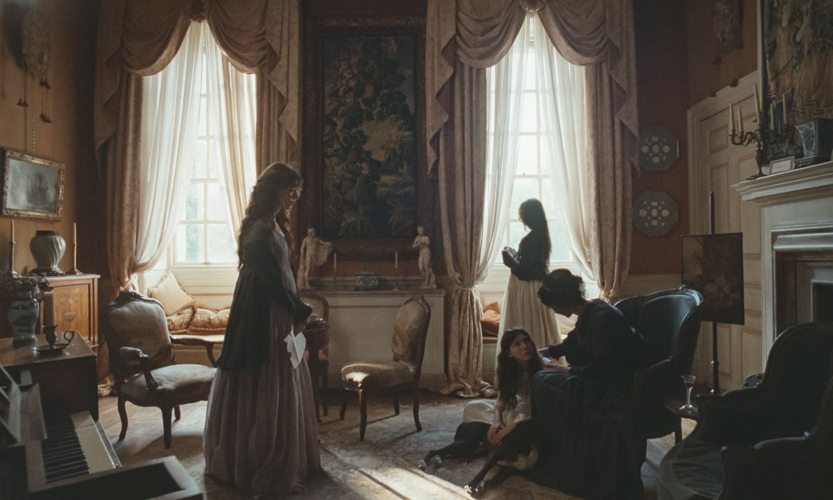 Daisy Edgar-Jones stars as Elinor Dashwood, Esmé Creed-Miles as Marianne
Dashwood, Bodhi Rae Breathnach as Margaret Dashwood and Caitríona Balfe as
Mrs. Dashwood