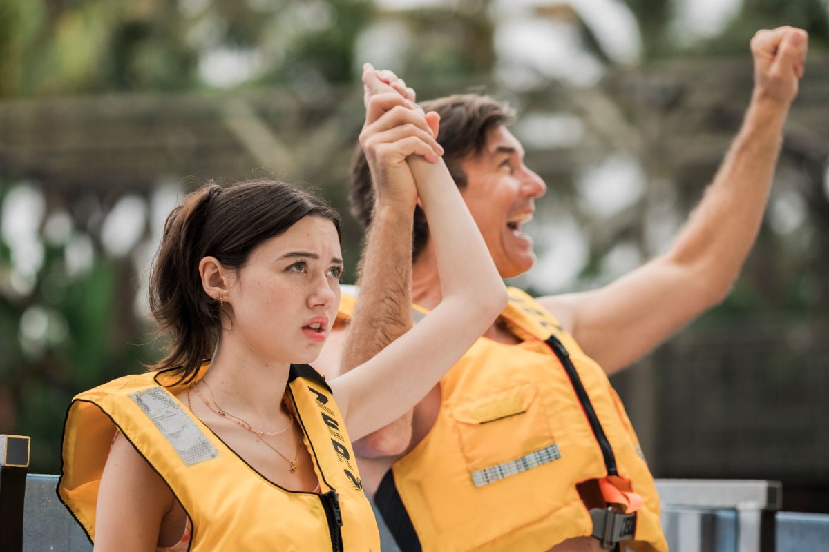 Violet McGraw and Jerry O'Connell in Summer's Last Resort