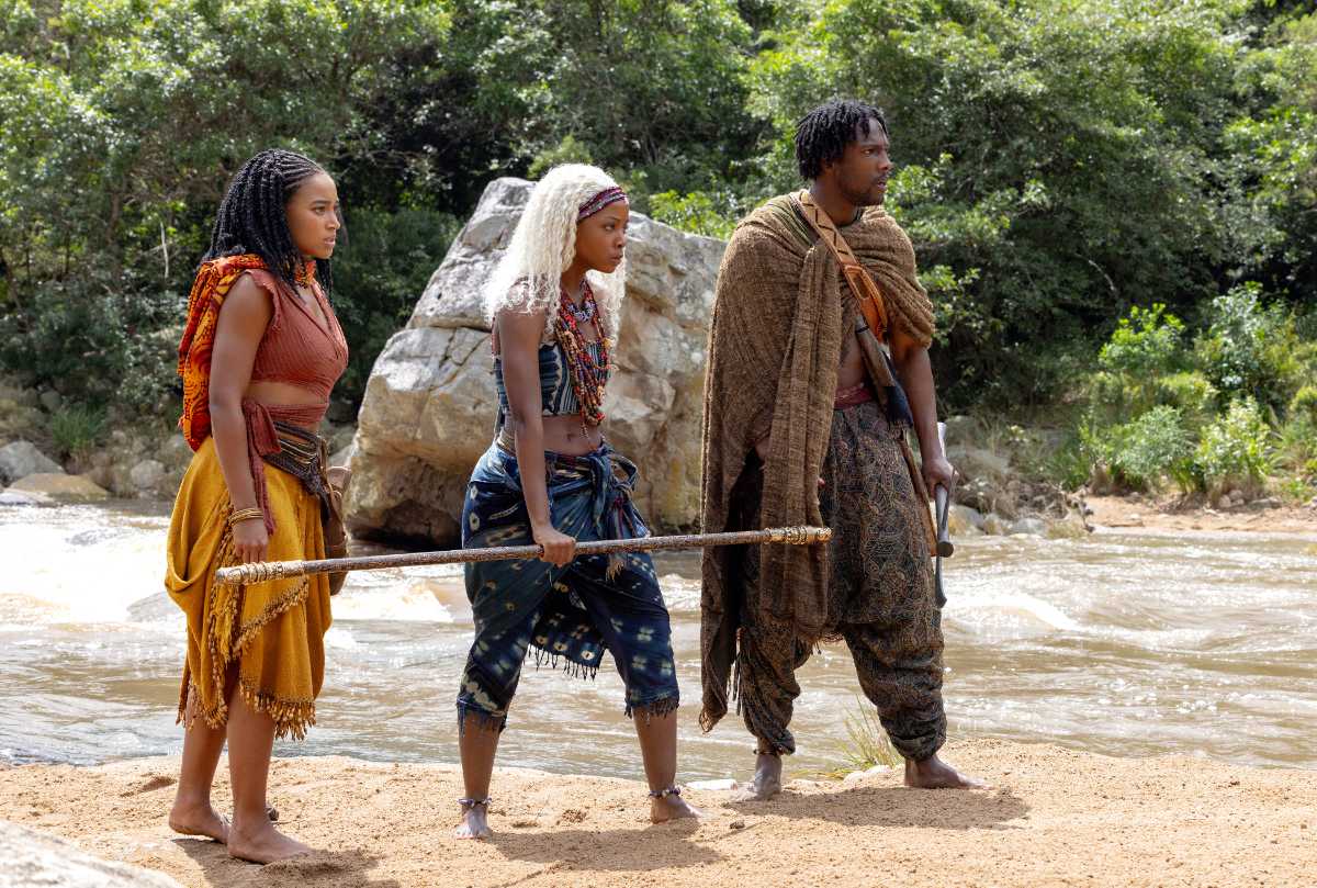 Amandla Stenberg plays Amari, Thuso Mbedu plays Zélie and Tosin Cole plays Tzain in Children of Blood and Bone