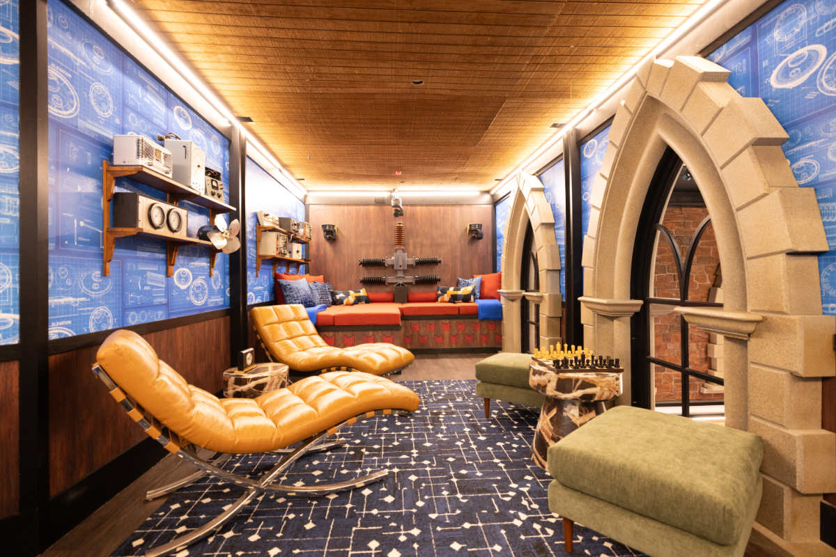 Big Brother: Time Trip - Upstairs Time Command Center