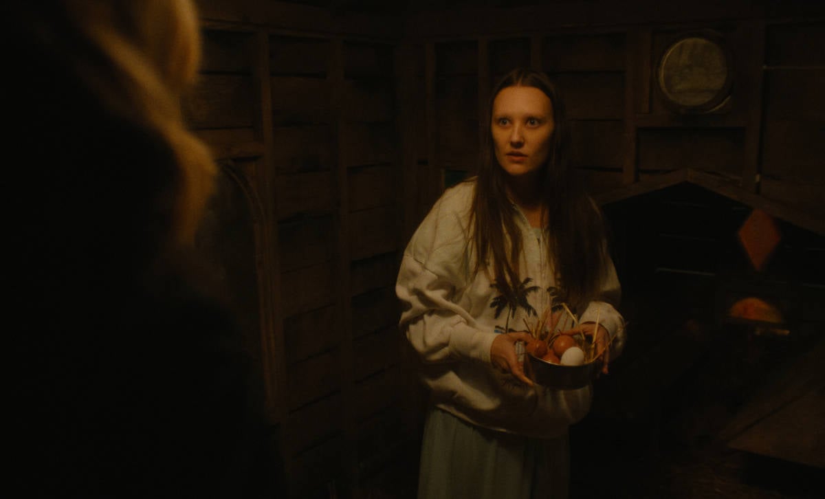 Geena Meszaros as Lisbeth