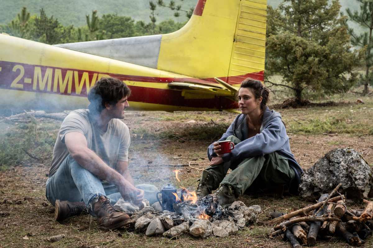 Jacob Elordi as Hig and Margaret Qualley as Cima