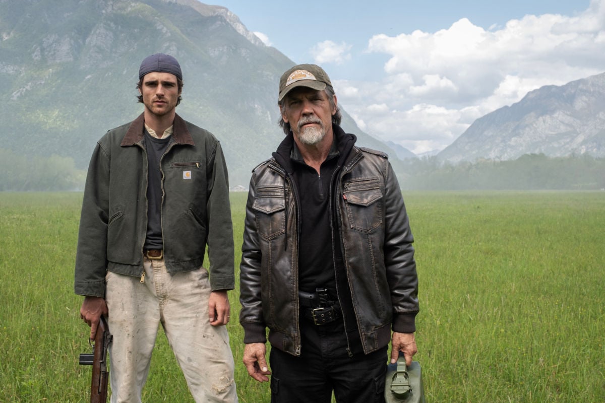 Jacob Elordi as Hig and Josh Brolin as Bangley