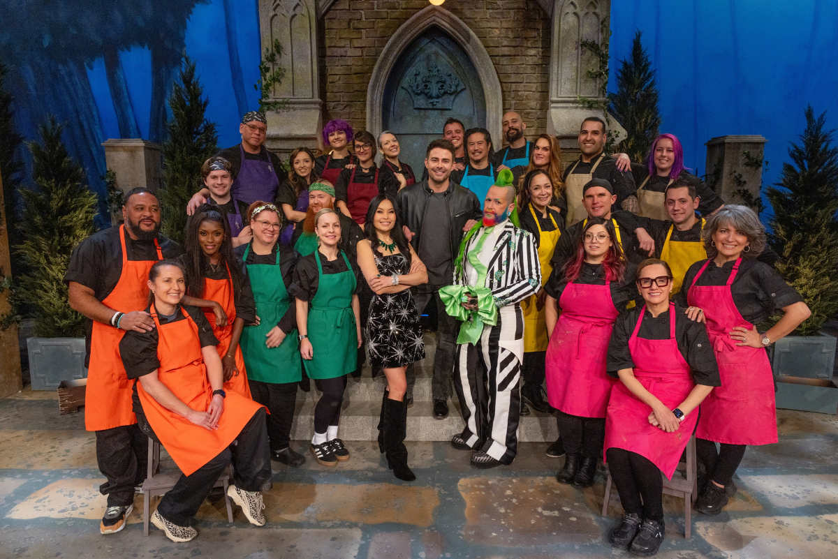 Host Jonathan Bennett with judges Shinmin Li and Andrew Fuller with competitors