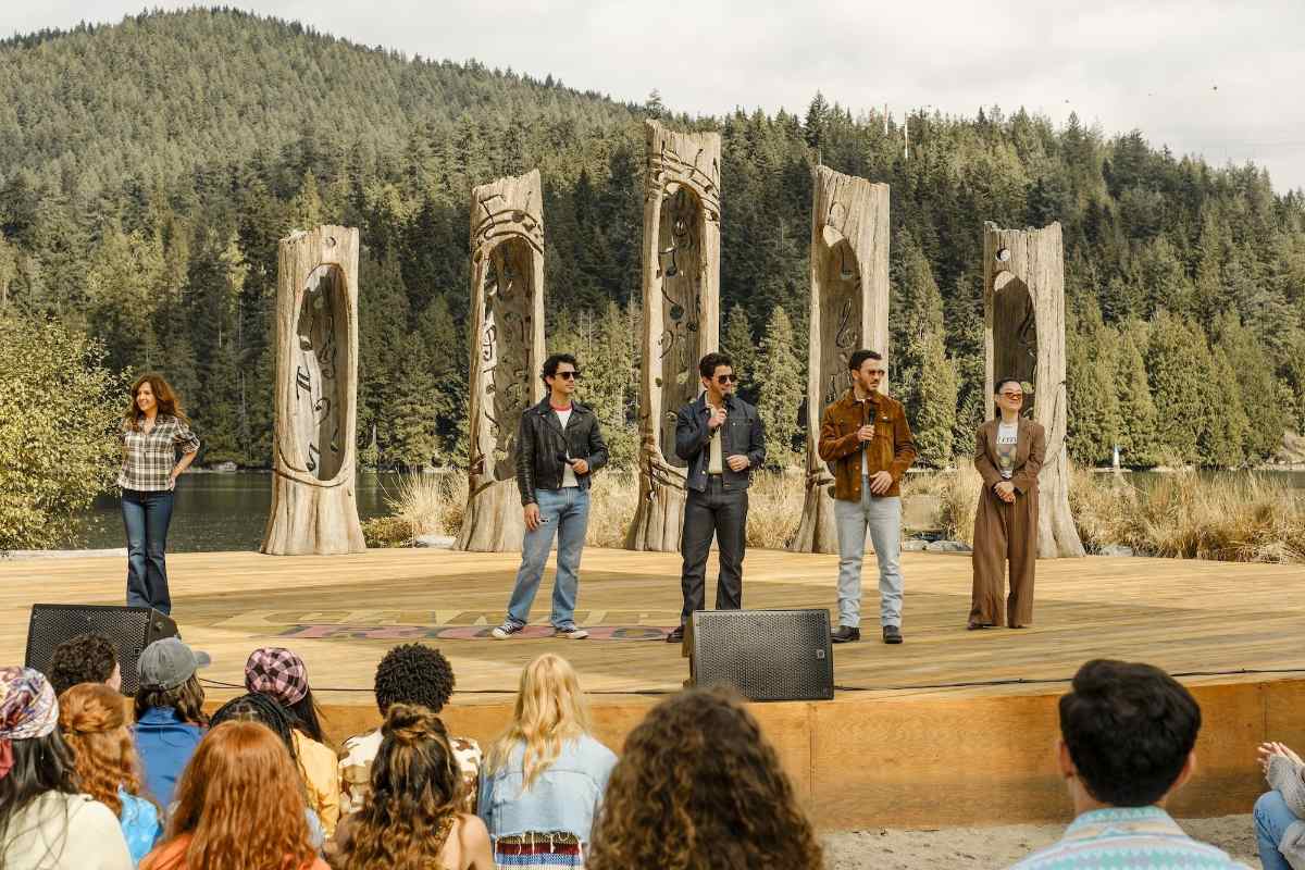 MARIA CANALS-BARRERA, JOE JONAS, NICK JONAS, KEVIN JONAS, SHERRY COLA