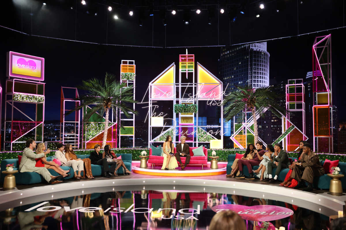 Ariana Madix and Andy Cohen host the season eight reunion
