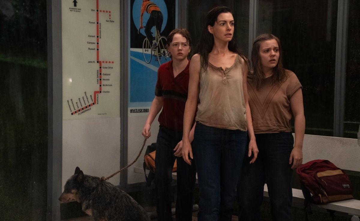 CHRISTIAN CONVERY as Brian Platt, ANNE HATHAWAY as Denise Platt and MAISY STELLA as Audrey Platt
