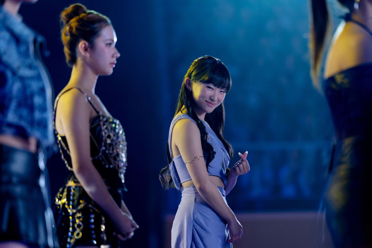 Ji-young Yoo as “Lizzy” in K-POP: The Debut