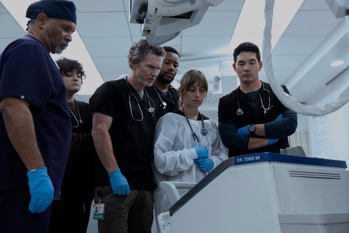 Geoffrey Owens, Cheyenne Perez, Shawn Hatosy, Luke Tennie, Sofia Hasmik, and Ken Kirby in The Pitt Season 3