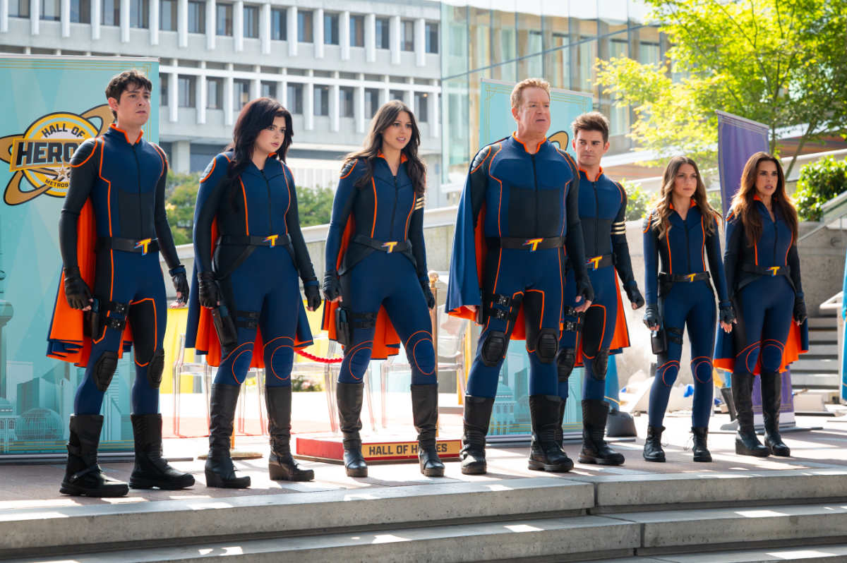 Diego Velazquez as Billy, Addison Reicke as Nora, Kira Kosarin as Phoebe, Chris Tallman as Hank, Jack Griffo as Max, Maya Le Clark as Chloe and Rosa Blasi as Barb in Clash of the Thundermans
