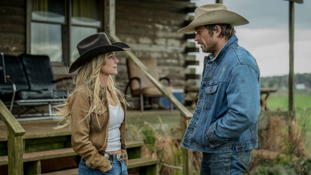 Kayley Tucker (Hassie Harrison), left, and Jamie Lee Betts (Brandon Sklenar)