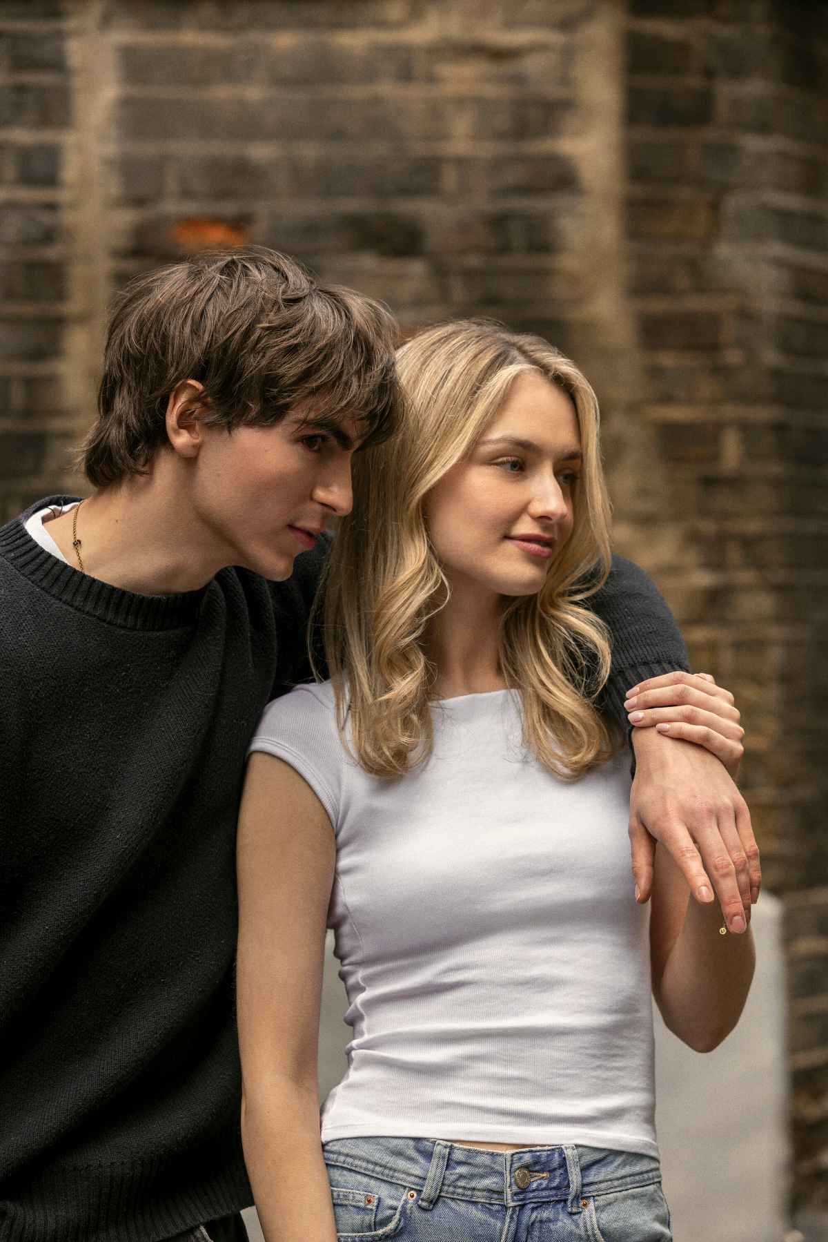 Sophie McGibbon (Aoife Molloy) and James O'Donoghue (Joey Lynch) in Boys of Tommen